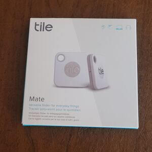 Tile Mate Bluetooth Tracker Item Finder Find My Keys  White 1 Pack  New, sealed